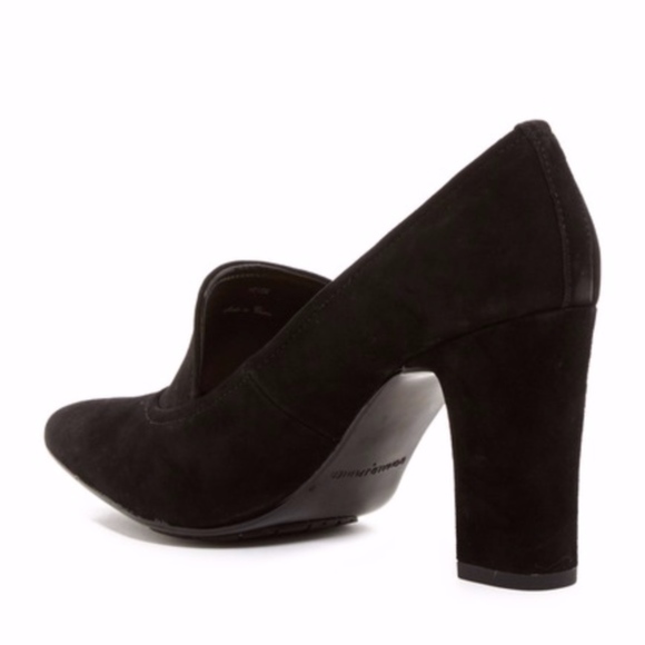 Donald Pliner Heyde Suede Block Heel Pump - Picture 2 of 7